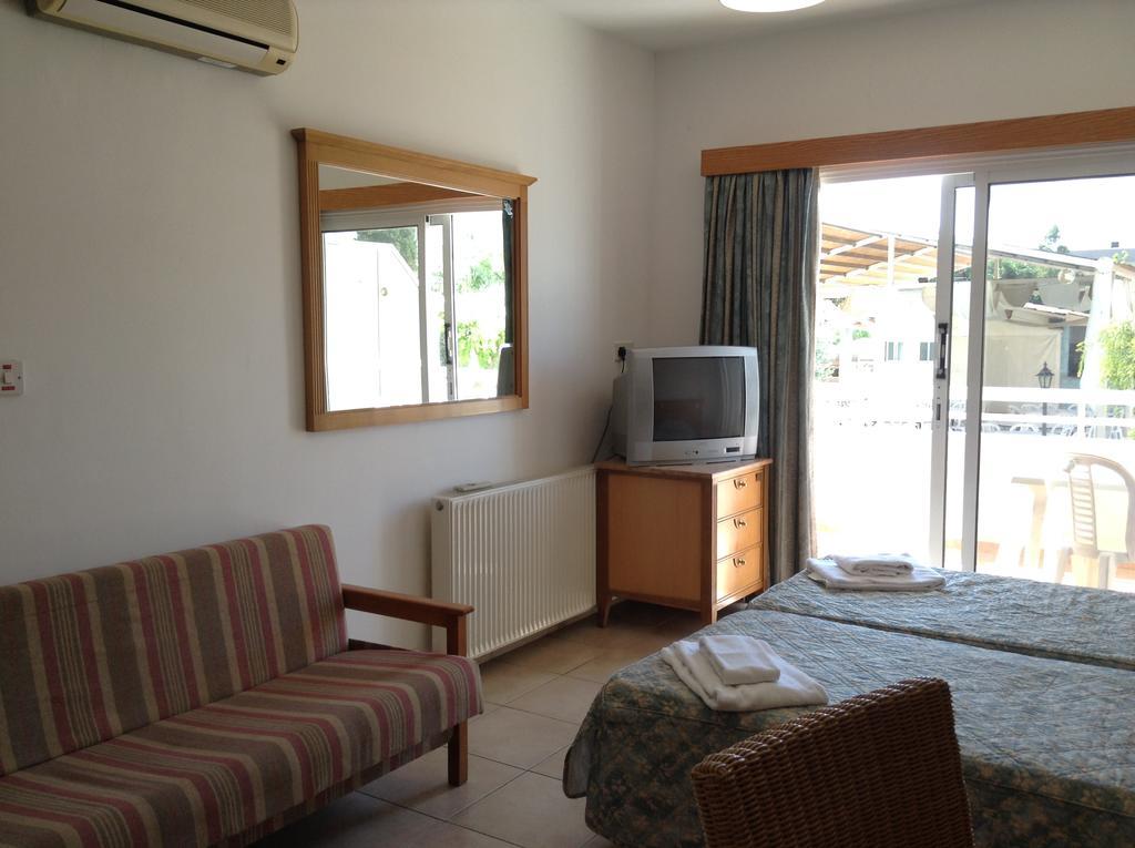 Valana Hotel Apartments Limassol Exterior foto